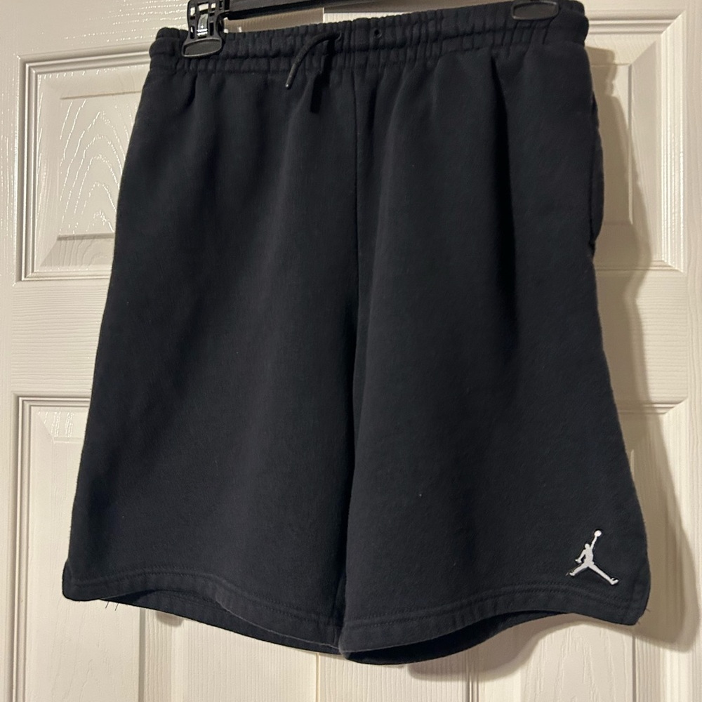 Jordan Boy’s Essentials Shorts (Big Kids) Black XL (13-15 yrs)